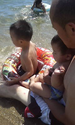 扇ヶ浜海水浴場 子供二人.jpg